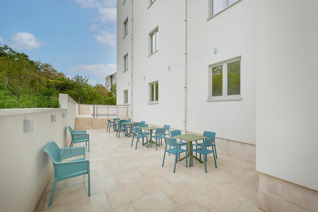 Garni Hotel Larimar Будва Экстерьер фото