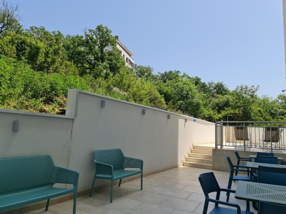Garni Hotel Larimar Будва Экстерьер фото
